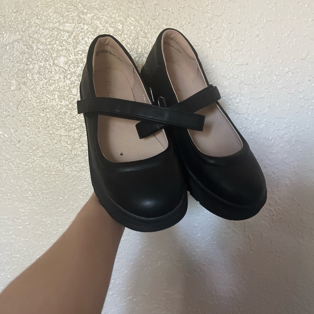 Black school girl shoes size 3 used lightly brand is PLACE